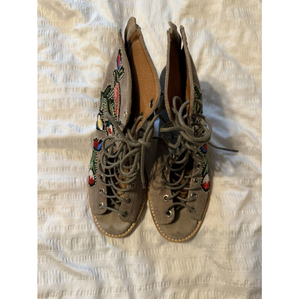 Jeffrey Campbell Square Toe Rmbroidered Lace Up Suede Ankle Bootie Size 8 Rare - Picture 5 of 7